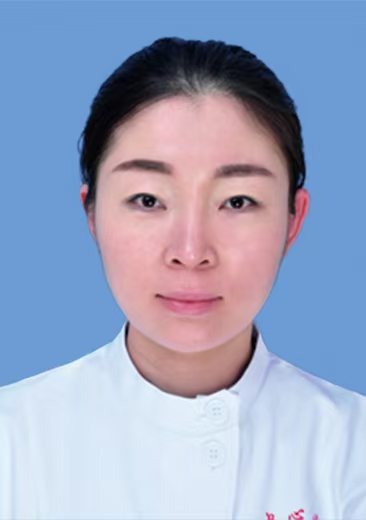 张莹.jpg